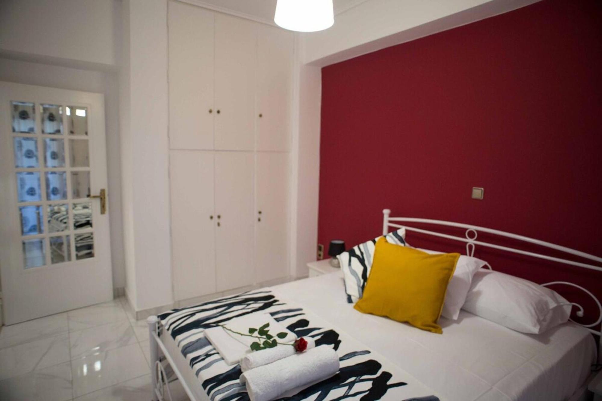 Cozy Apartment With Sea View Next To Marina Zeas Piraeus Exterior photo