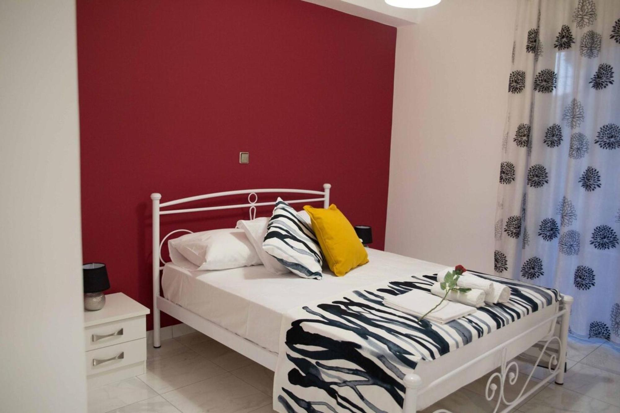 Cozy Apartment With Sea View Next To Marina Zeas Piraeus Exterior photo